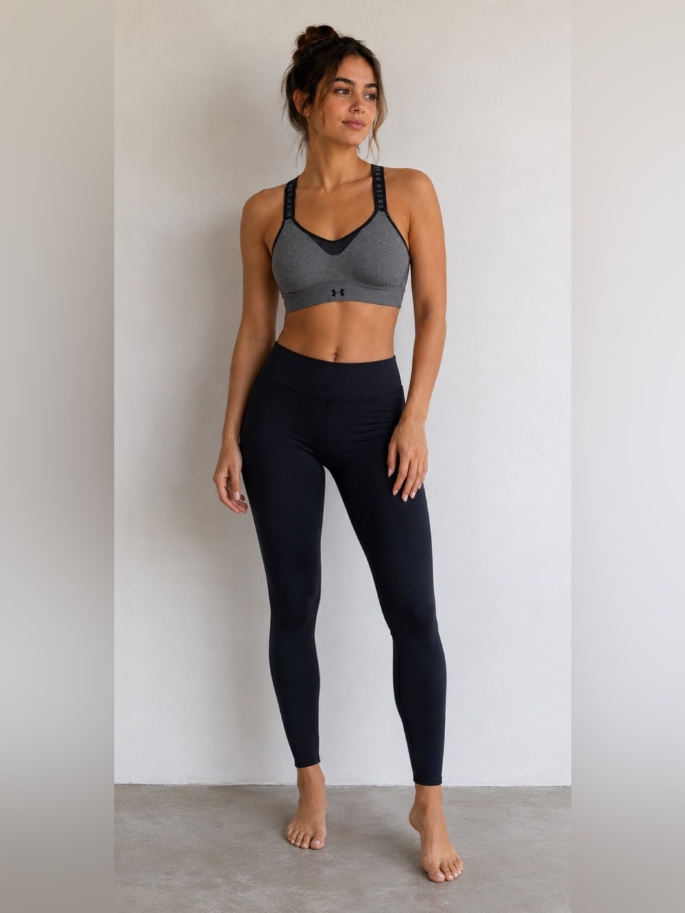 Under Armour Women's Gray Sports Bra - Supportive Strappy Back Size S